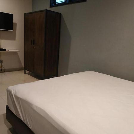 Oyo 90438 Mampang 34 Residence Jakarta Luaran gambar