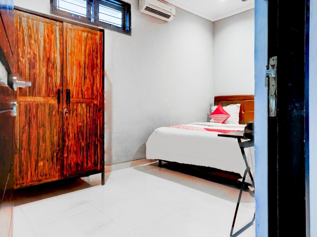 Oyo 90438 Mampang 34 Residence Jakarta Luaran gambar
