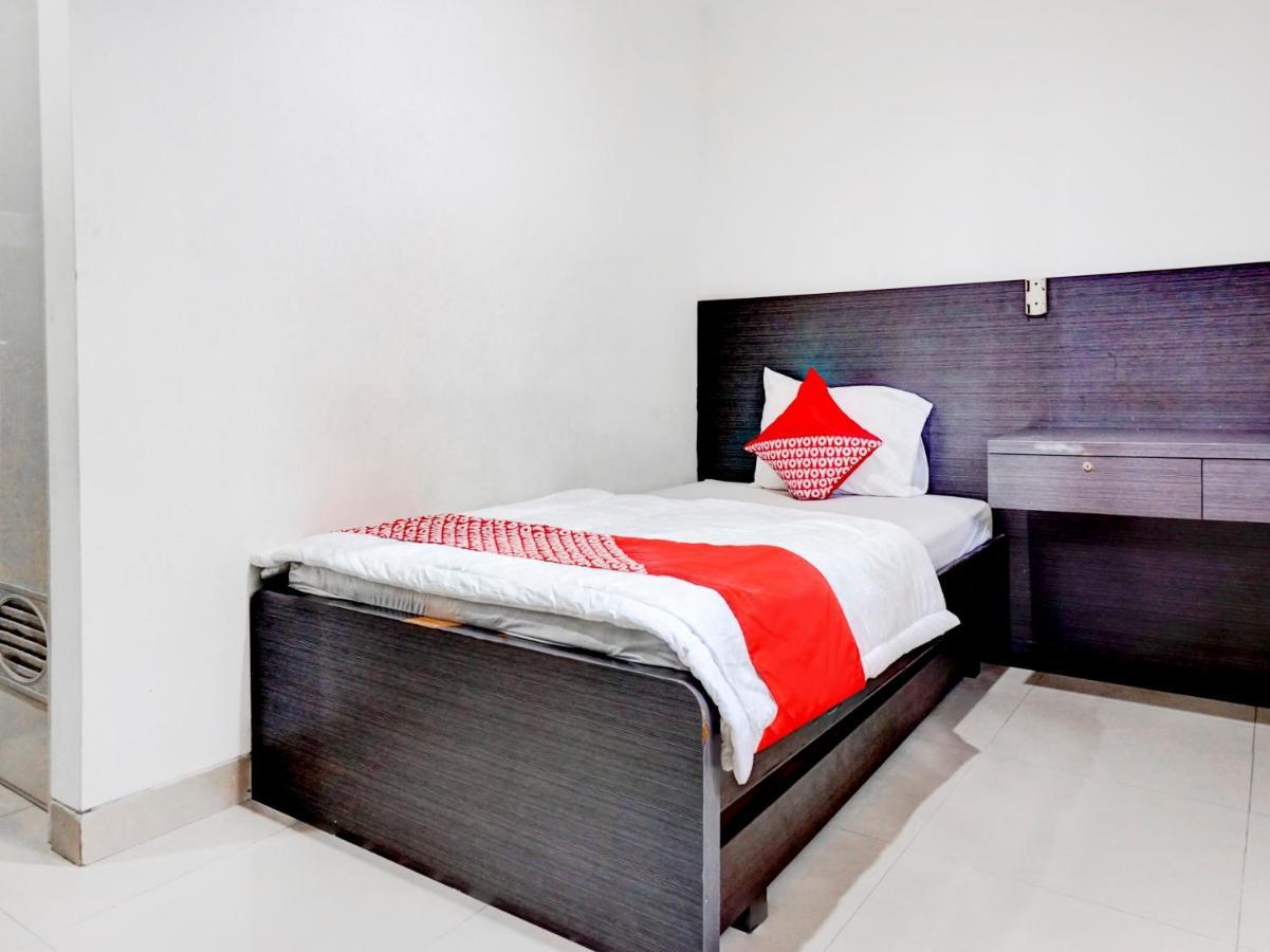 Oyo 90438 Mampang 34 Residence Jakarta Luaran gambar