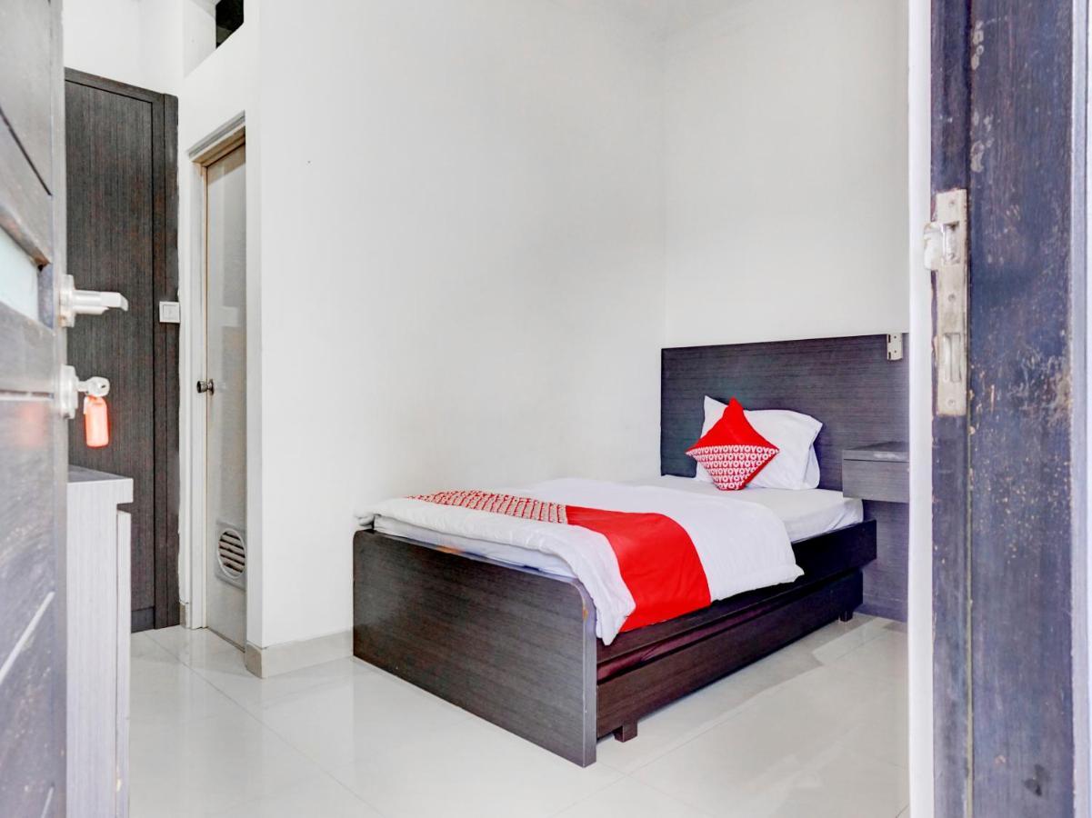 Oyo 90438 Mampang 34 Residence Jakarta Luaran gambar