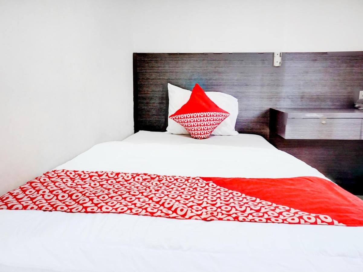 Oyo 90438 Mampang 34 Residence Jakarta Luaran gambar
