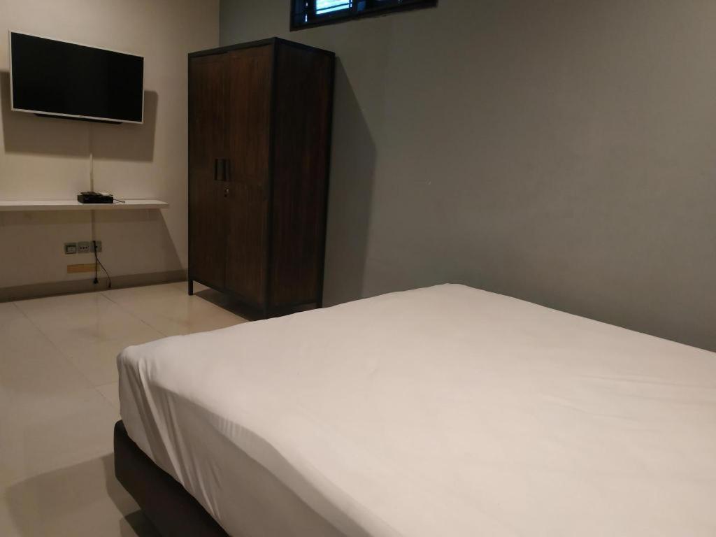 Oyo 90438 Mampang 34 Residence Jakarta Luaran gambar